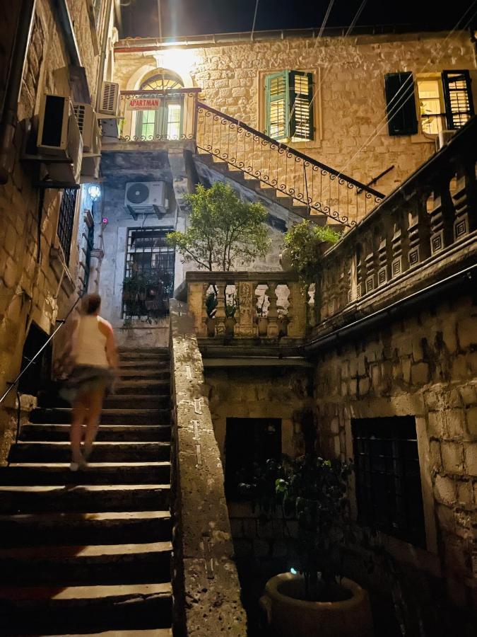Cozy 2 Bedroom Apartment In Antique Bizanti Palace Kotor Buitenkant foto
