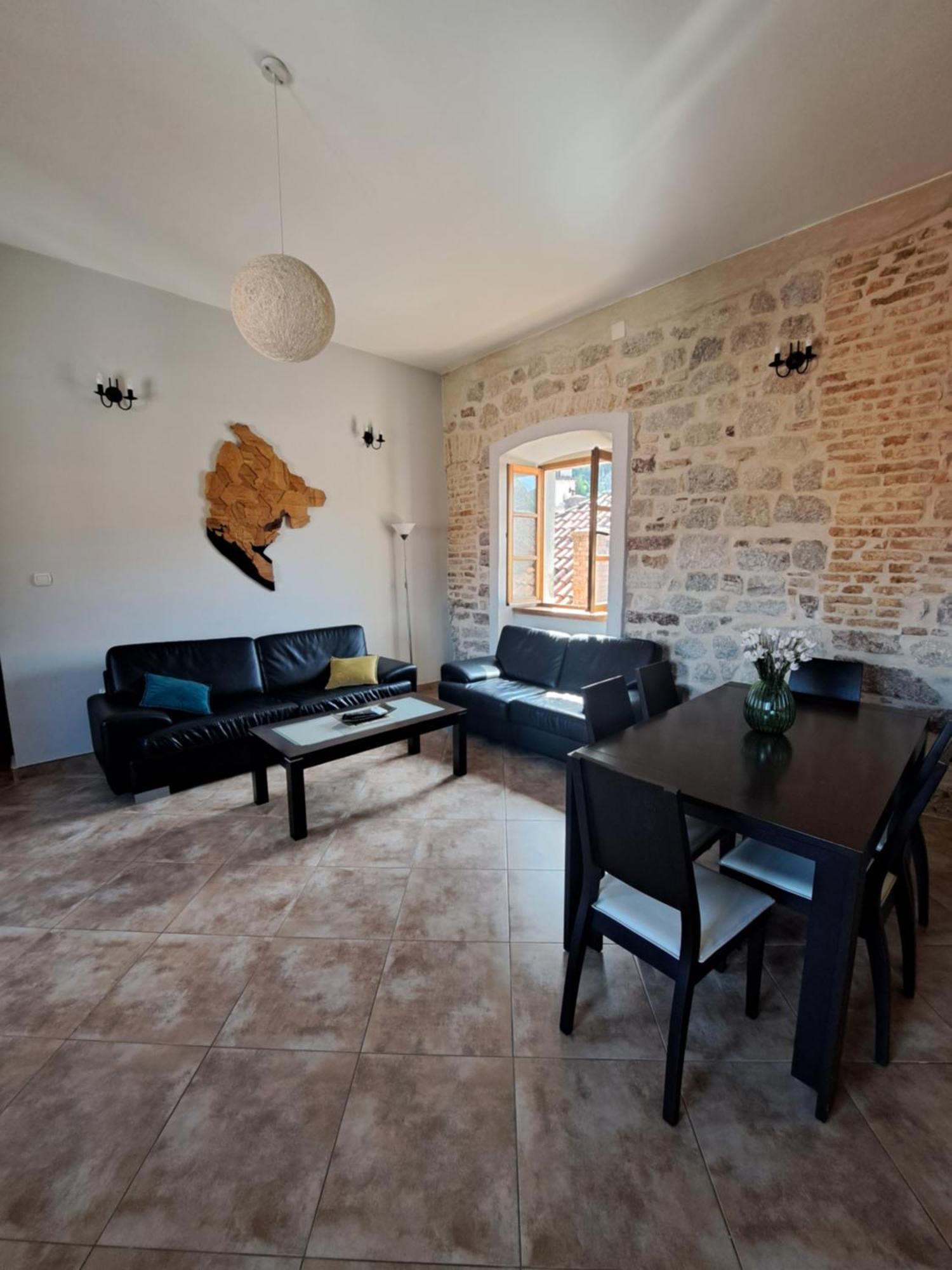 Cozy 2 Bedroom Apartment In Antique Bizanti Palace Kotor Kamer foto